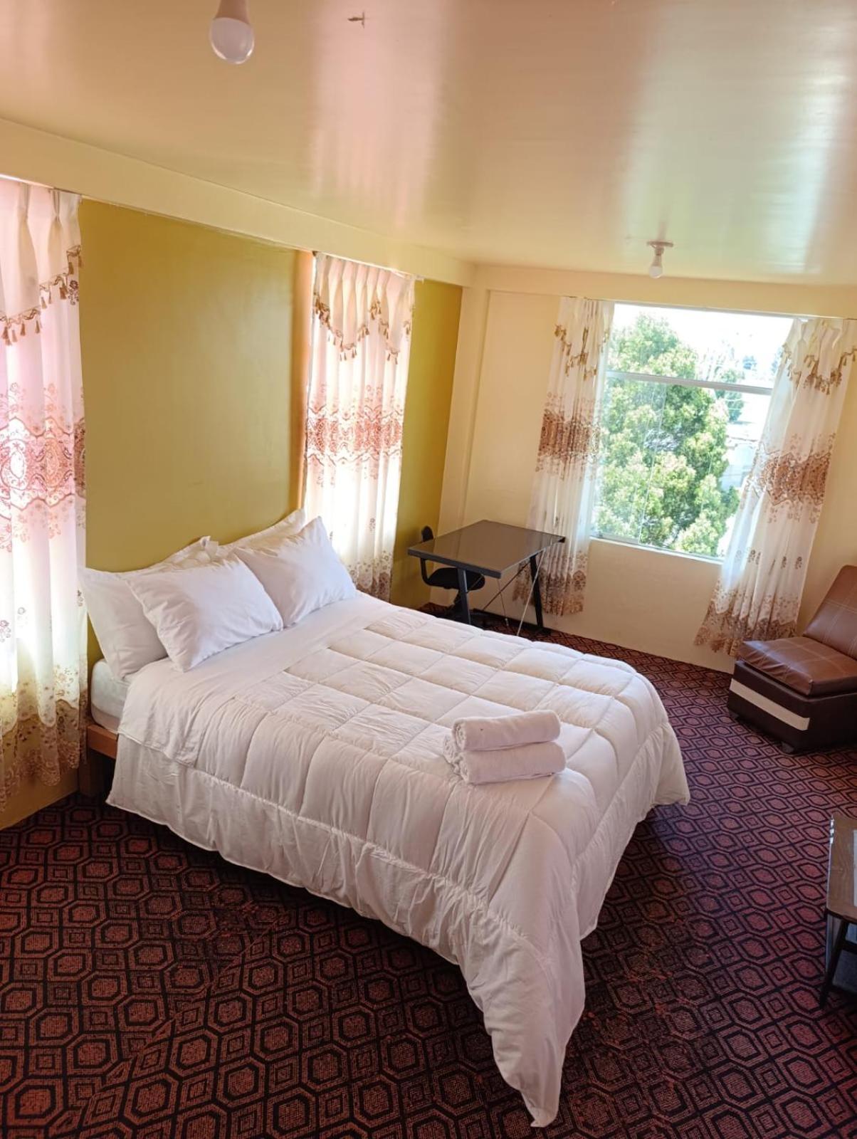 Hotel Summita Yunguyo ภายนอก รูปภาพ