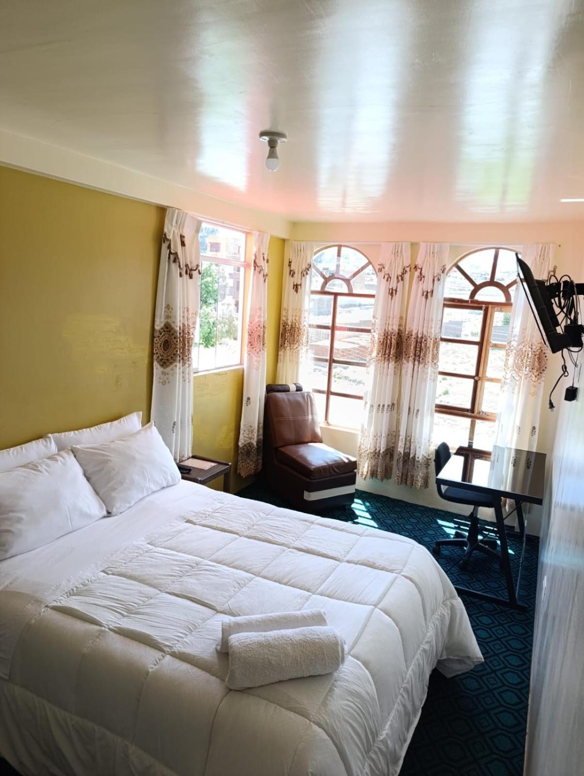 Hotel Summita Yunguyo ภายนอก รูปภาพ