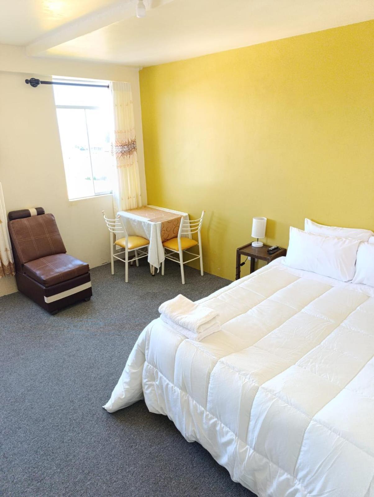 Hotel Summita Yunguyo ภายนอก รูปภาพ