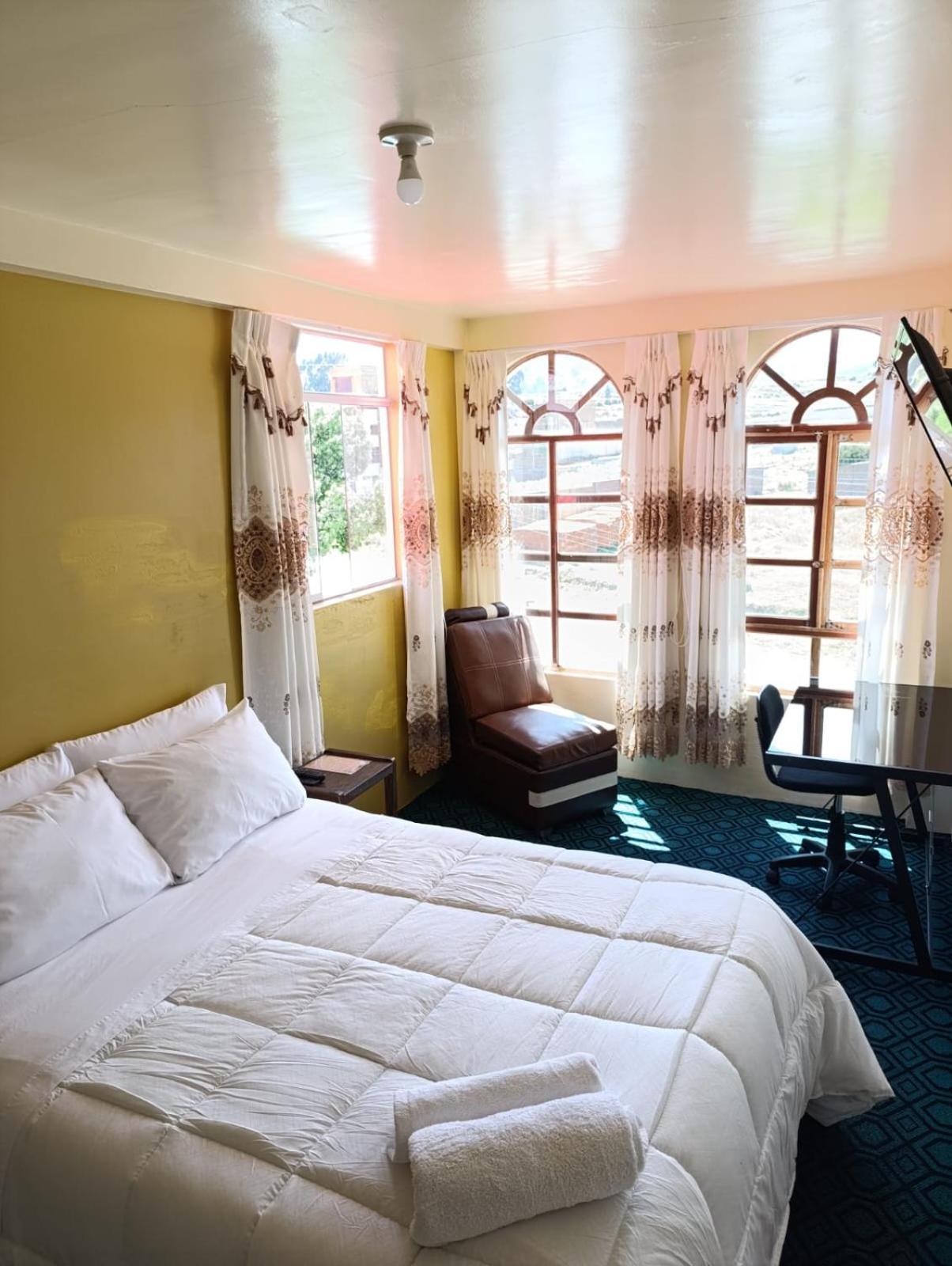 Hotel Summita Yunguyo ภายนอก รูปภาพ