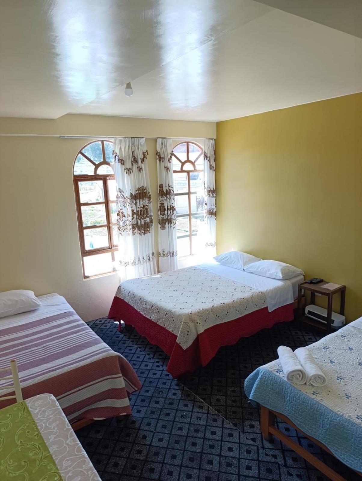 Hotel Summita Yunguyo ภายนอก รูปภาพ